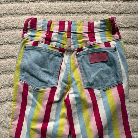 Wrangler X Barbie Wanderer Hi Rise Flare Jean Size 26 x 30 - Picture 7 of 11